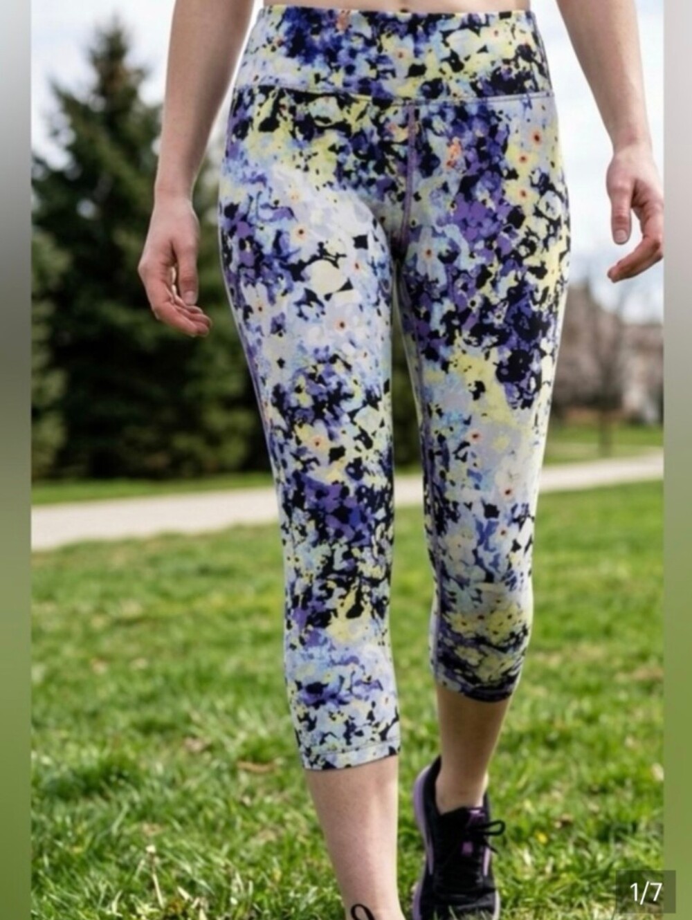 Calvin Klein Performance Capri Cropped Floral Leggings Medium